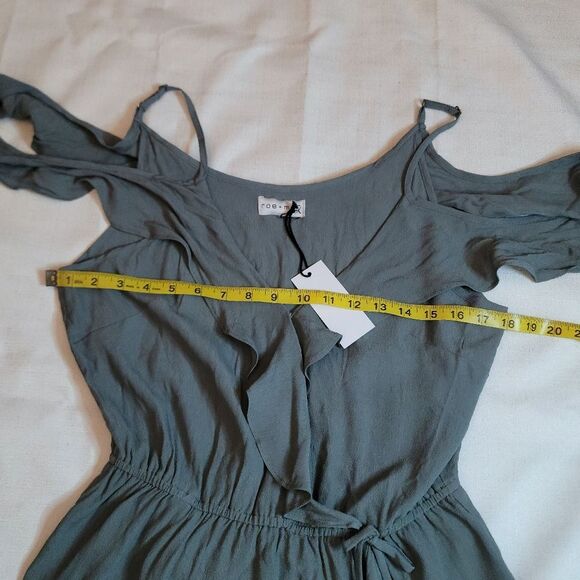Roe + May Gray Ruffle Hanging Cold Shoulder Sleeve Vivi Mini Dress Size Large - Picture 8 of 11